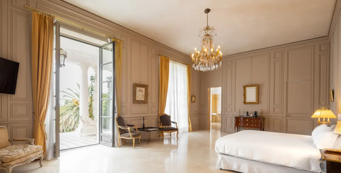 Short-term rent of detached villa in The Golden Mile 21