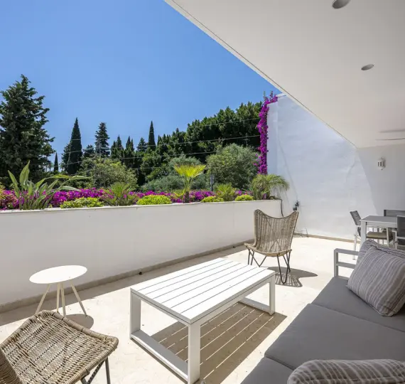 Middle floor apartment R5108329