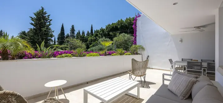 Middle floor apartment R5108329 1