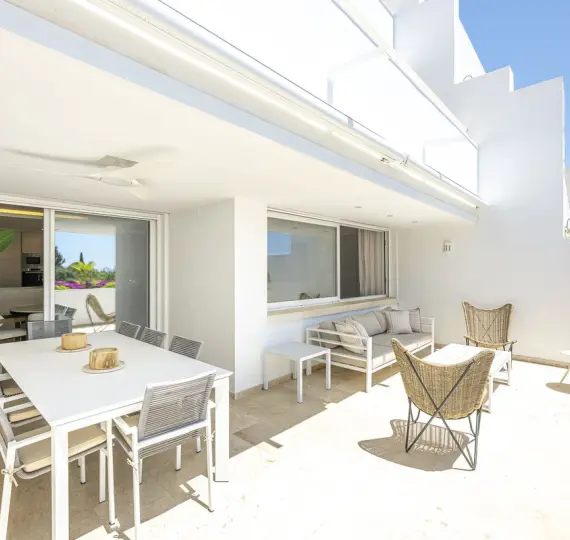 Middle floor apartment R5108329