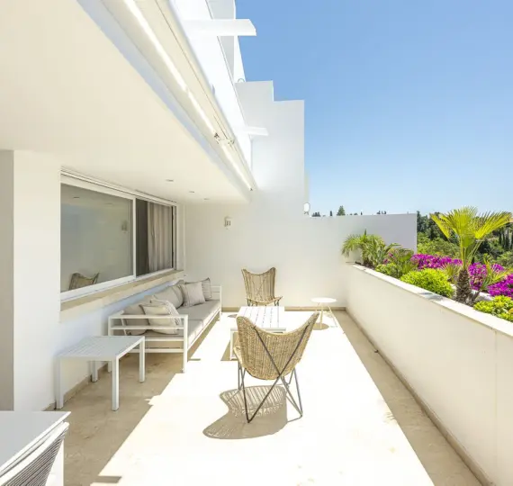 Middle floor apartment R5108329