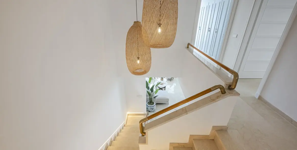 Short-term rent of middle floor apartment in The Golden Mile 19