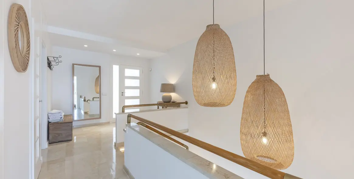 Short-term rent of middle floor apartment in The Golden Mile 20