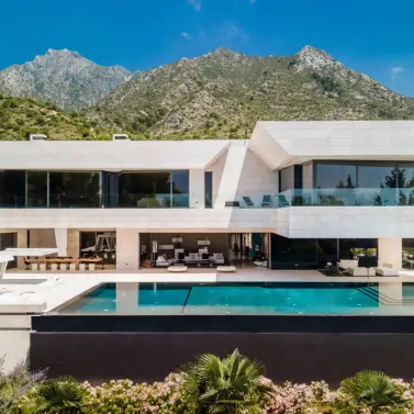 Short-term rent of detached villa in Marbella