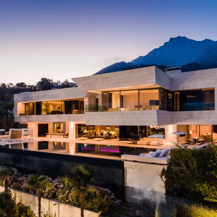Short-term rent of detached villa in Marbella