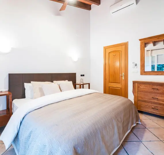 Краткосрочная аренда  отдельно стоящей виллы в Elviria