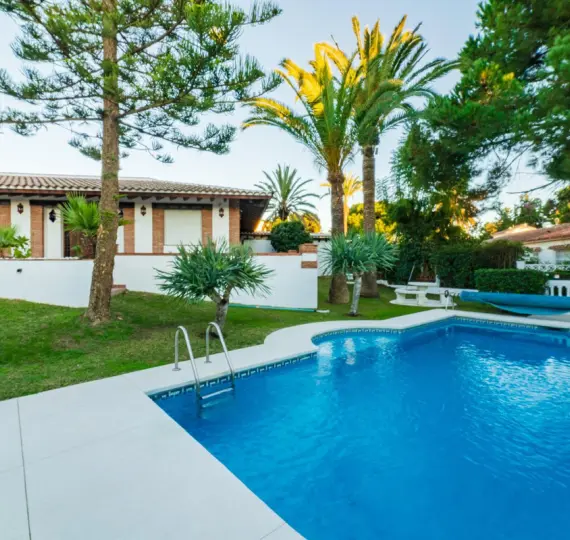 Краткосрочная аренда  отдельно стоящей виллы в Elviria