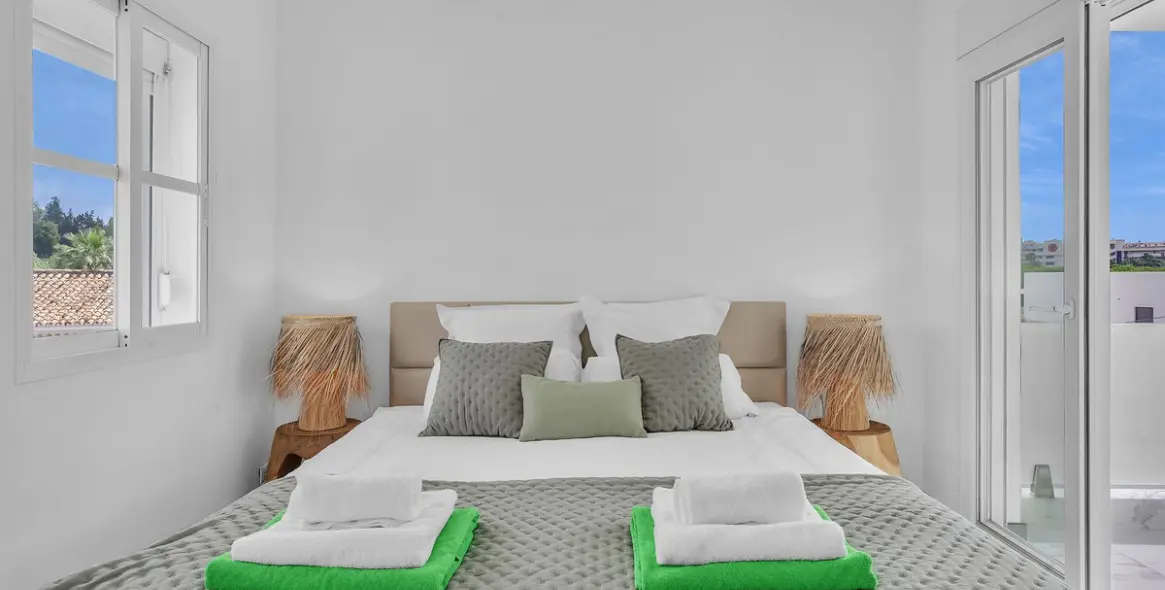 Краткосрочная аренда дома на две семьи в Nueva Andalucía 10