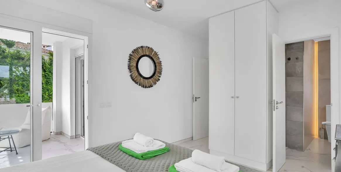 Краткосрочная аренда дома на две семьи в Nueva Andalucía 11