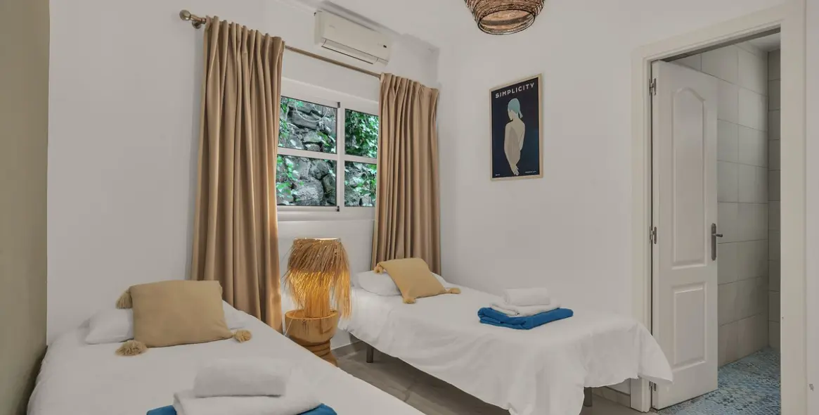 Краткосрочная аренда дома на две семьи в Nueva Andalucía 20