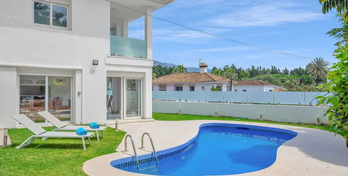 Short-term rent of semi-detached house in Nueva Andalucía 46