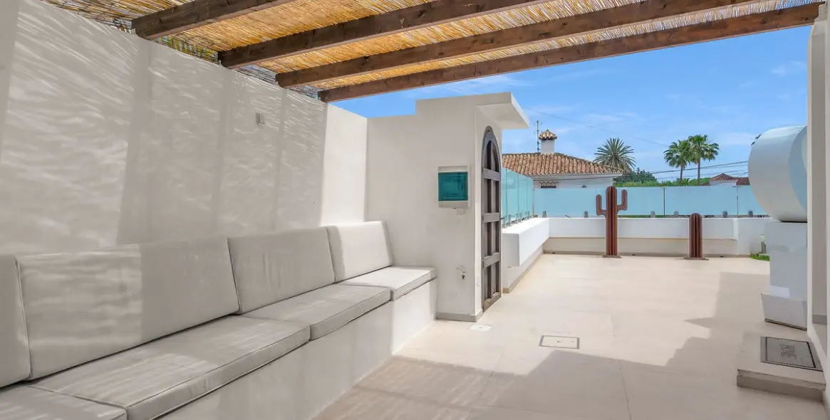 Short-term rent of semi-detached house in Nueva Andalucía 50