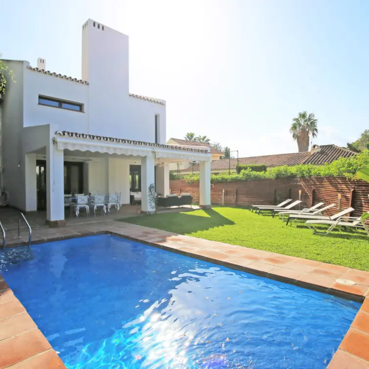 Short-term rent of detached villa in Marbella