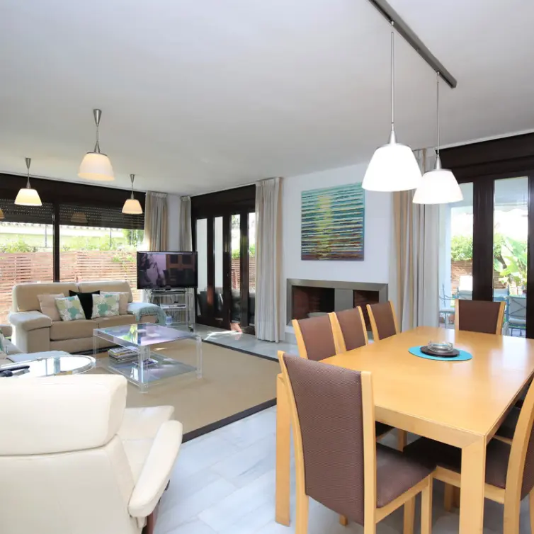 Short-term rent of detached villa in Marbella