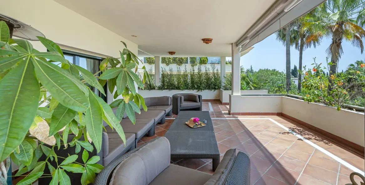 Short-term rent of ground floor apartment in The Golden Mile 3