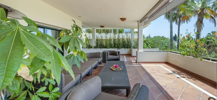 Short-term rent of ground floor apartment in The Golden Mile 2