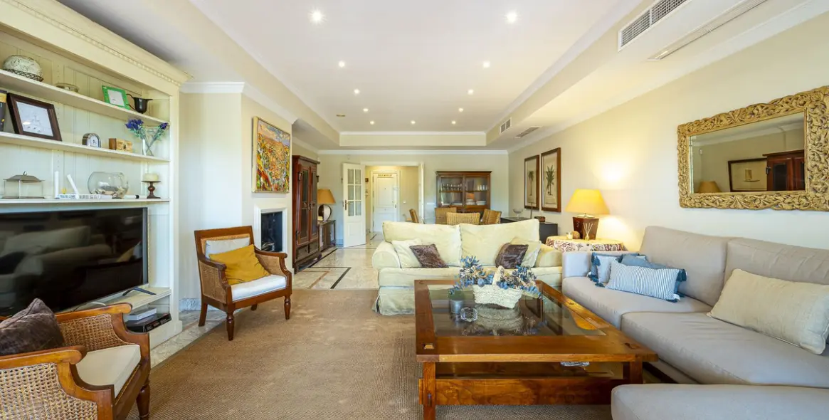 Short-term rent of ground floor apartment in The Golden Mile 8