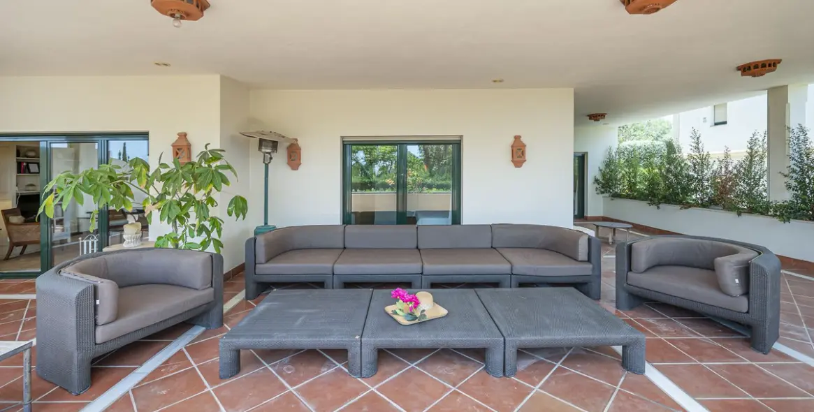 Short-term rent of ground floor apartment in The Golden Mile 13