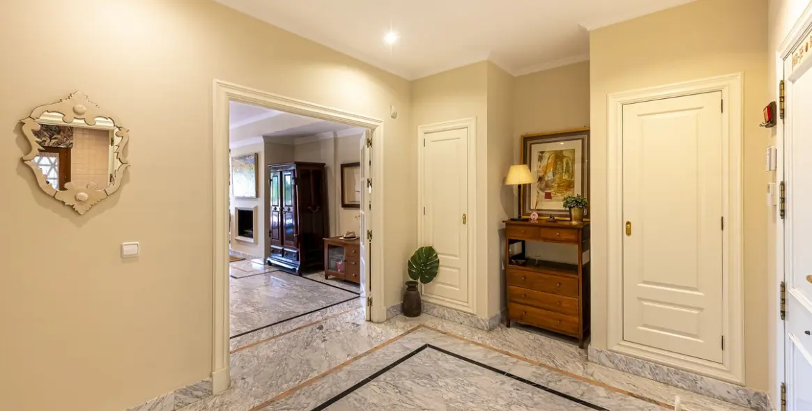 Short-term rent of ground floor apartment in The Golden Mile 17