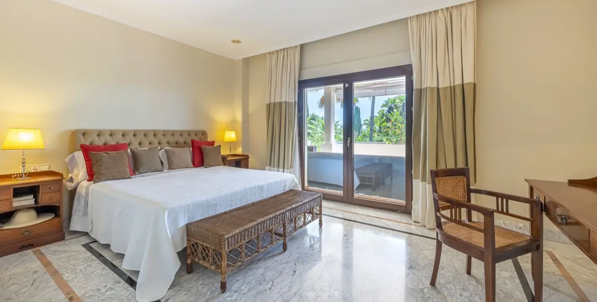 Short-term rent of ground floor apartment in The Golden Mile 19