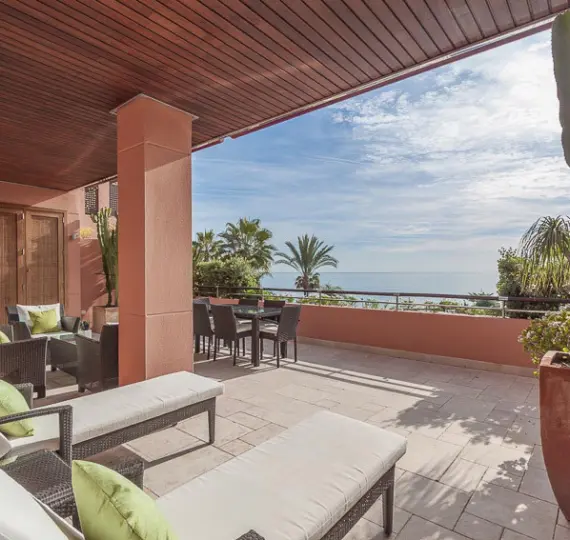 Short-term rent of middle floor apartment in Puerto Banús