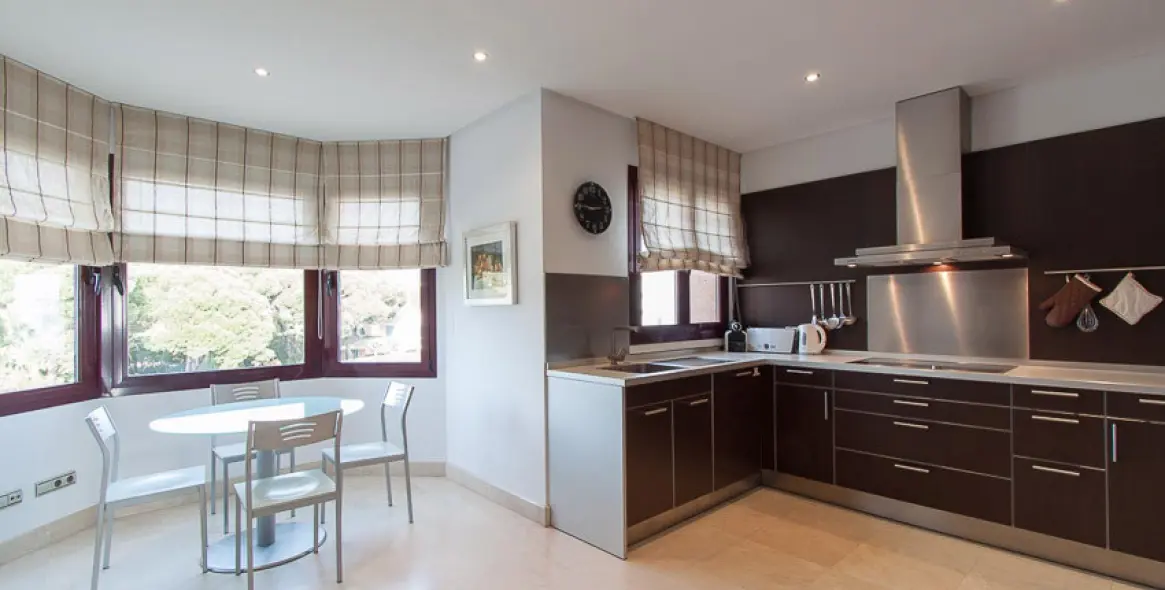 Short-term rent of middle floor apartment in Puerto Banús 5