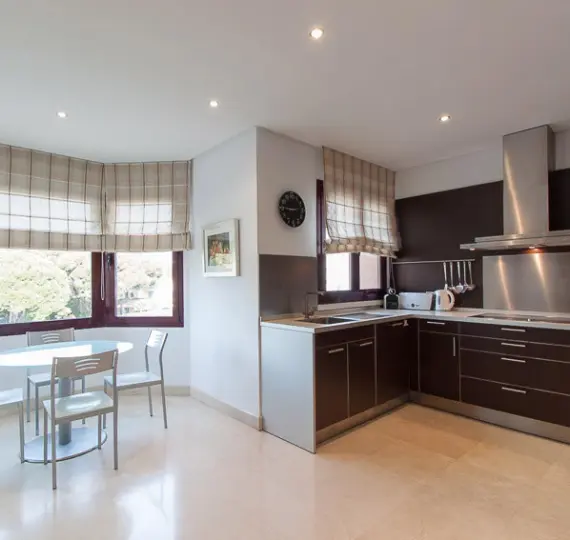 Short-term rent of middle floor apartment in Puerto Banús