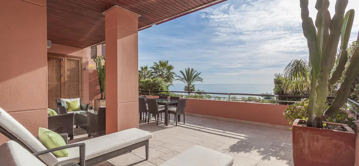Краткосрочная аренда апартаментов на среднем этаже в Puerto Banús 0