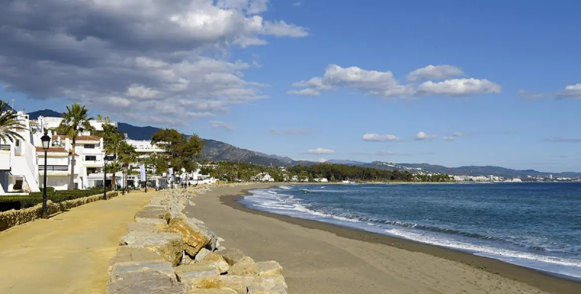 Short-term rent of detached villa in Marbella 11