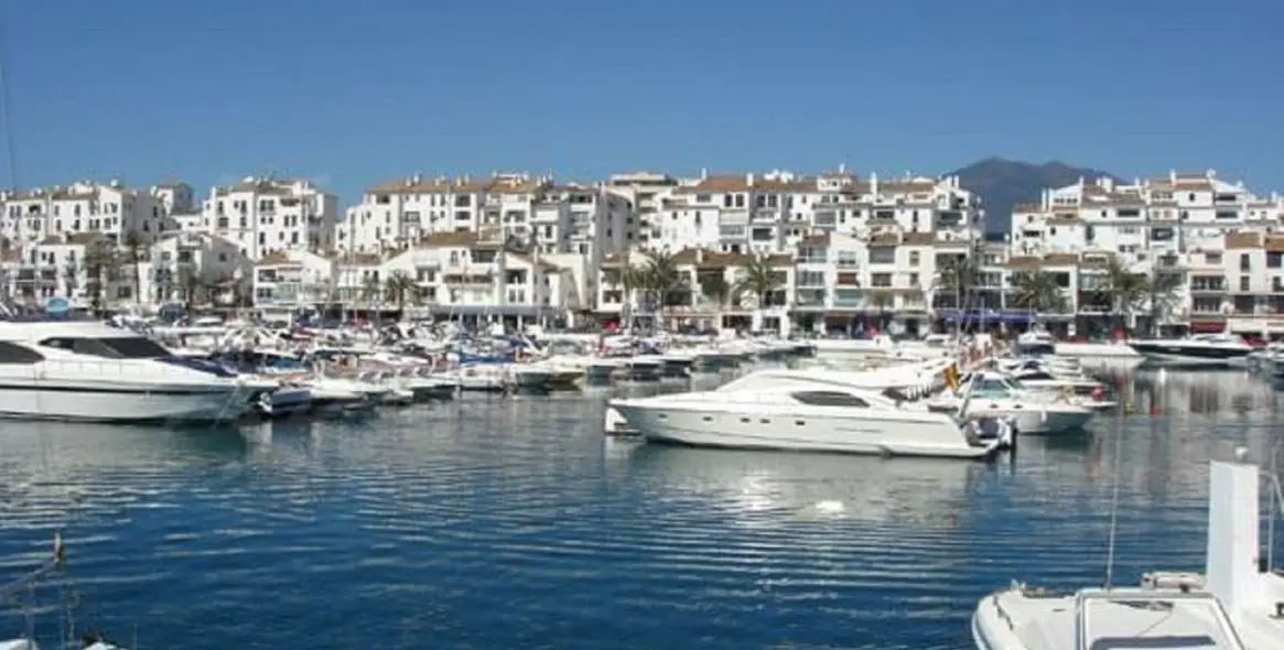 Short-term rent of detached villa in Marbella 12