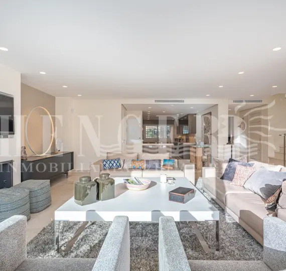 Short-term rent of penthouse in The Golden Mile