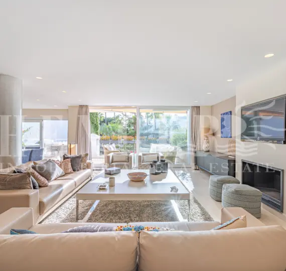 Short-term rent of penthouse in The Golden Mile