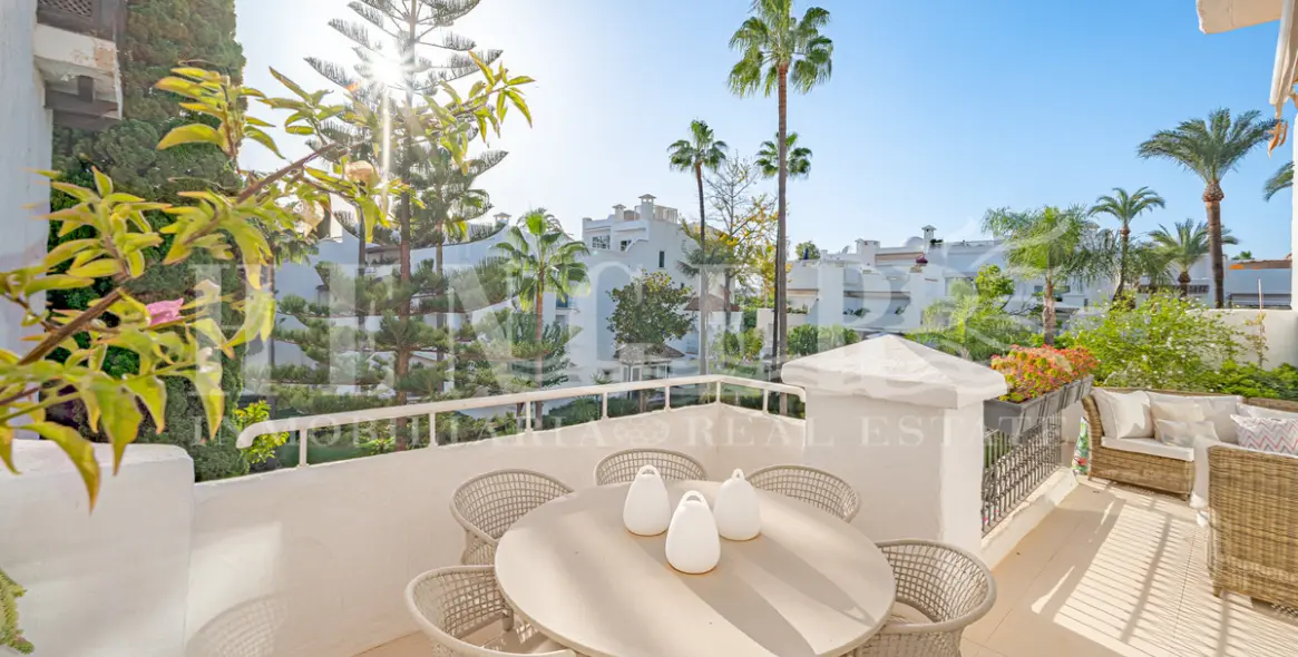 Short-term rent of penthouse in The Golden Mile 20