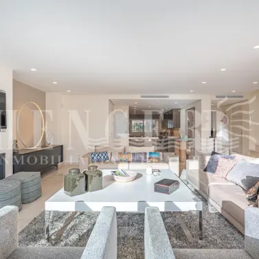 Short-term rent of penthouse in The Golden Mile