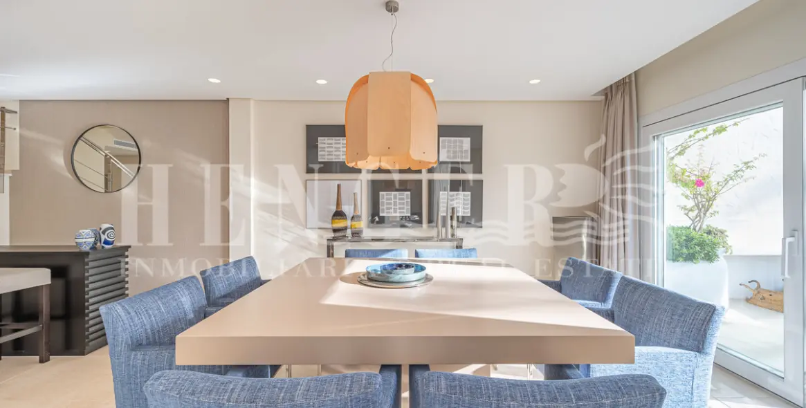 Short-term rent of penthouse in The Golden Mile 3