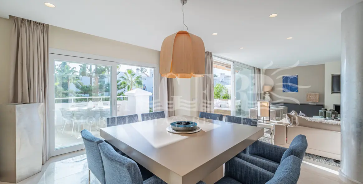 Short-term rent of penthouse in The Golden Mile 5