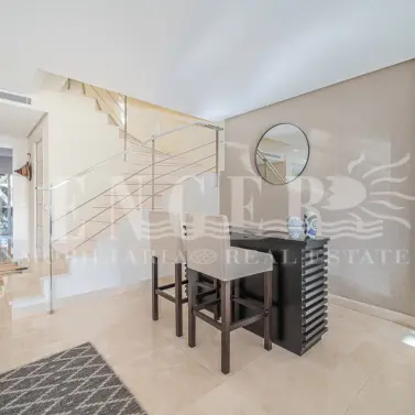 Short-term rent of penthouse in The Golden Mile