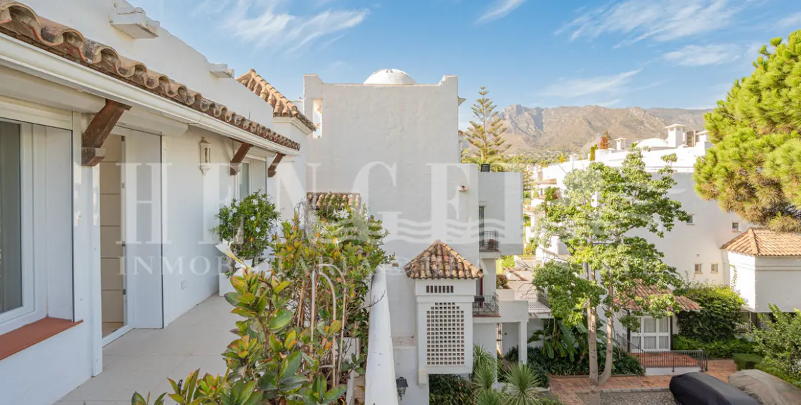 Short-term rent of penthouse in The Golden Mile 16