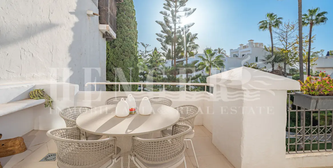 Short-term rent of penthouse in The Golden Mile 18