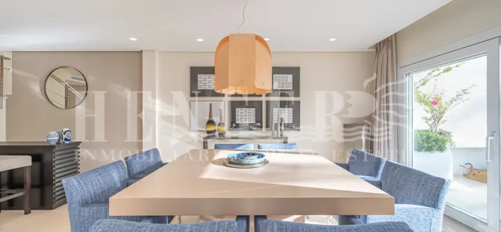 Short-term rent of penthouse in The Golden Mile 2