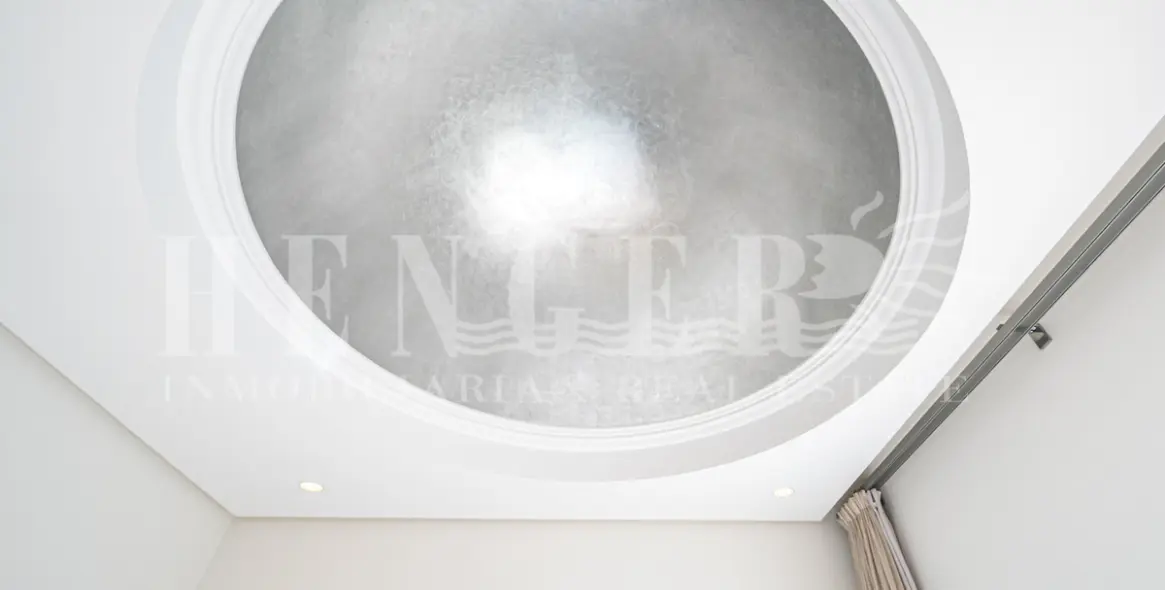 Short-term rent of penthouse in The Golden Mile 24