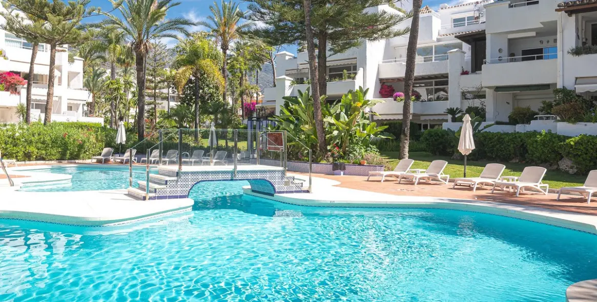 Short-term rent of penthouse in The Golden Mile 47