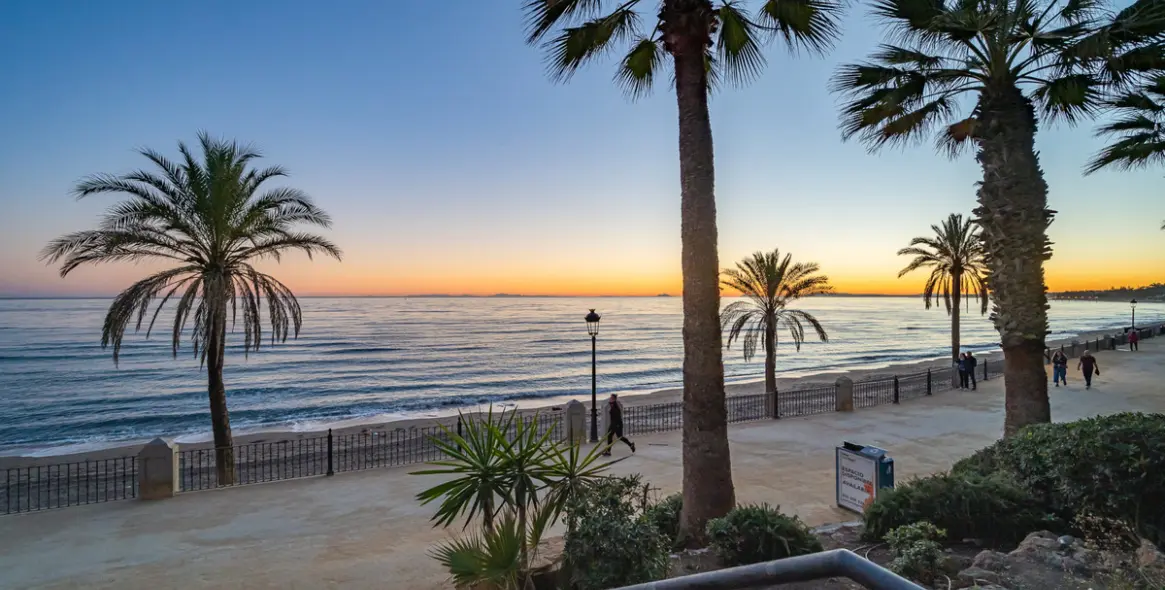 Short-term rent of penthouse in The Golden Mile 52