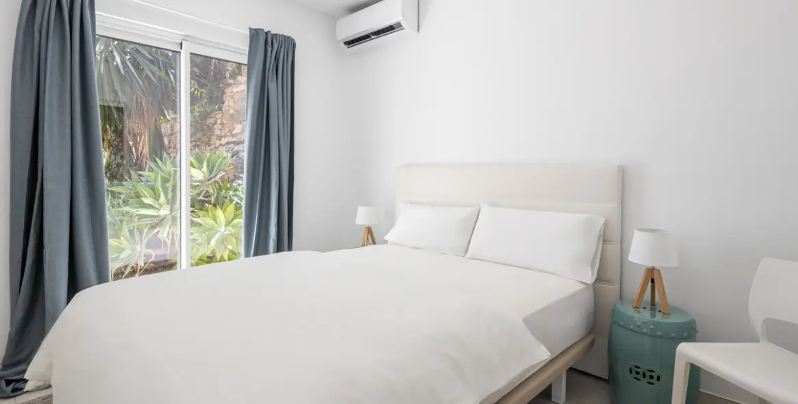 Краткосрочная аренда  отдельно стоящей виллы в The Golden Mile 6