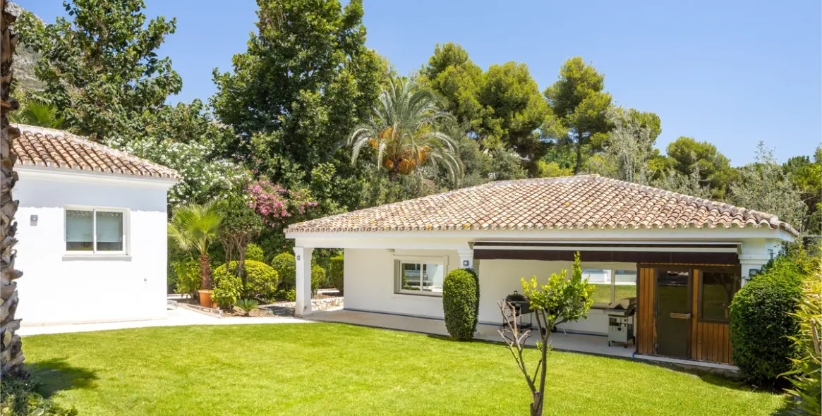 Краткосрочная аренда  отдельно стоящей виллы в The Golden Mile 11