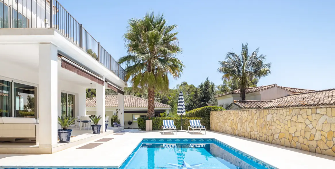 Краткосрочная аренда  отдельно стоящей виллы в The Golden Mile 19