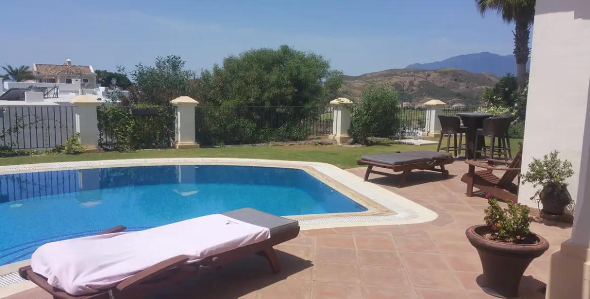 Short-term rent of detached villa in Benahavís 1