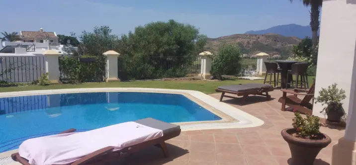 Краткосрочная аренда  отдельно стоящей виллы в Benahavís 0