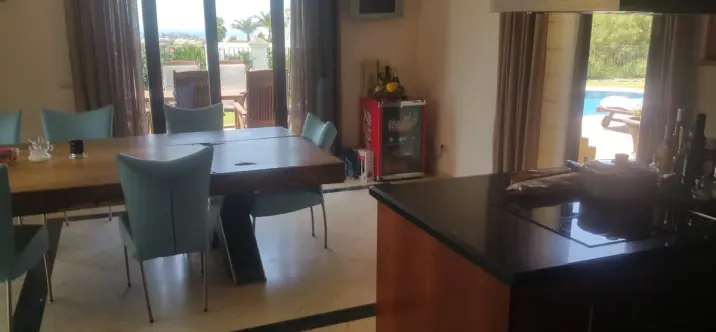 Краткосрочная аренда  отдельно стоящей виллы в Benahavís 2