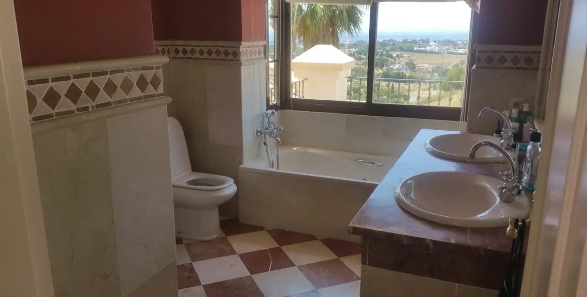 Short-term rent of detached villa in Benahavís 18